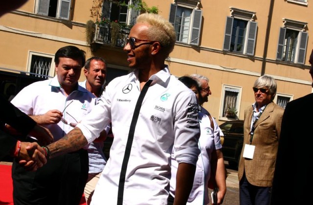 Lewis Hamilton Biondo