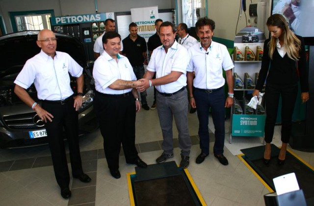 petronas-syntium-vimercate-2015-officina (52)