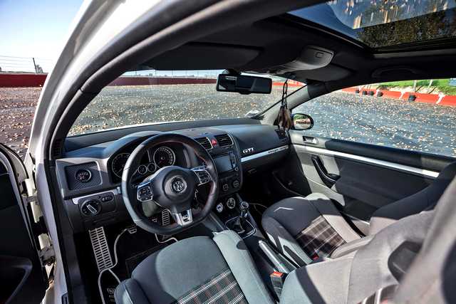 VW Golf V GTI edition 30