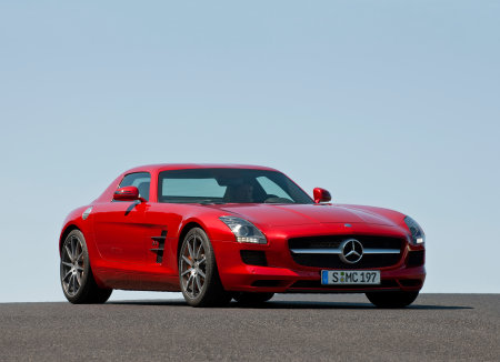 La Mercedes SLS AMG ali di gabbiano 