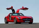 La Mercedes SLS AMG ali di gabbiano