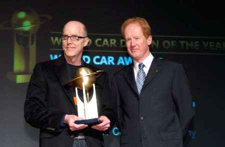 Tom Peters , Direttore Chevrolet Design, riceve il prestigioso premio