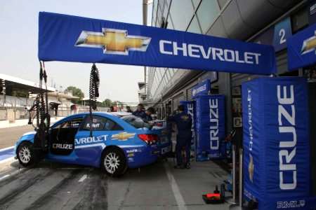 Pitstop Cruze al box Chevrolet