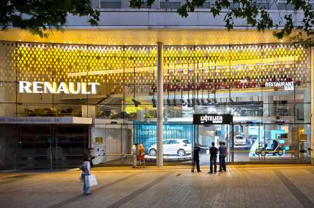 L'Atelier Renault sugli Champs-Elysées a Parigi