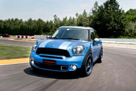 Mini Countryman 150° Anniversario by Ferraris