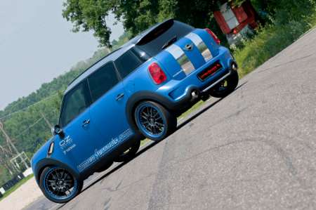 Mini Countryman 150° Anniversario by Ferraris