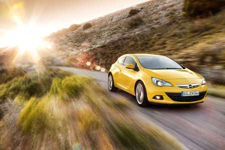 Nuova Opel Astra GTC