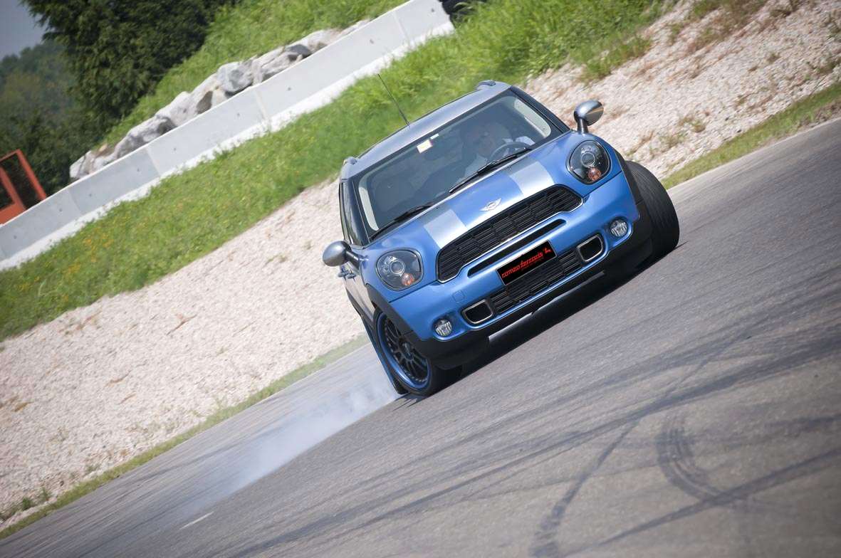 Mini Cooper S Countryman by Romeo Ferraris