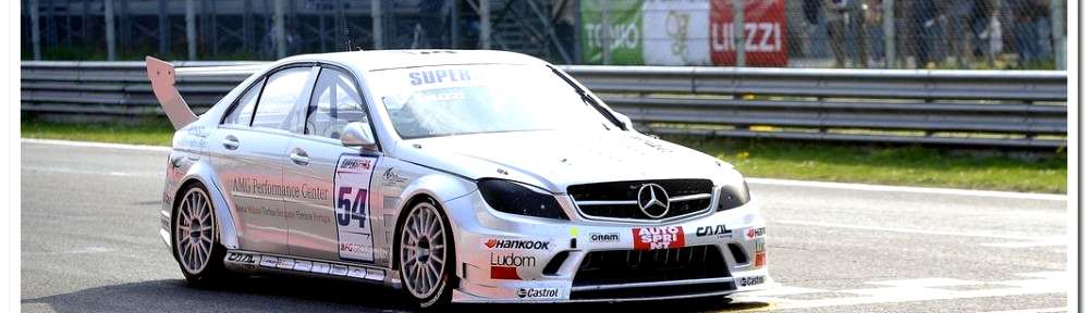 Liuzzi su Mercedes C 63 AMG in gara Superstars Series 2012