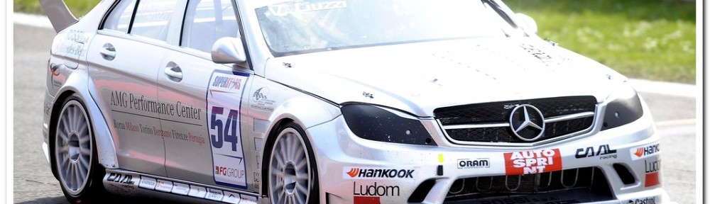 Vitantonio Liuzzi alla guida della Mercedes-Benz C 63 AMG a Superstars Series al Mugello