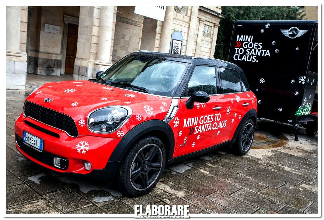 MINI goes to Santa Claus