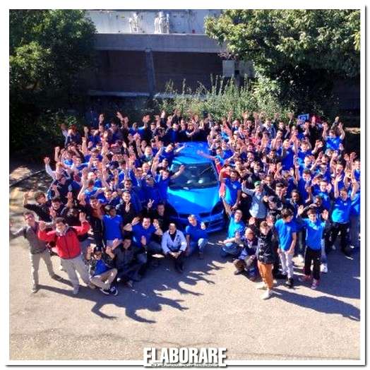 Gli allievi del CSF A.Provolo con la loro auto elaborata