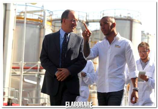 Hamilton in visita a Petronas Lubricants Italy 1