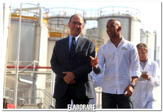 Hamilton in visita a Petronas Lubricants Italy