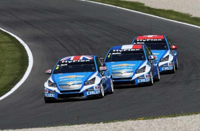 chevrolet-cruze-wtcc-2013