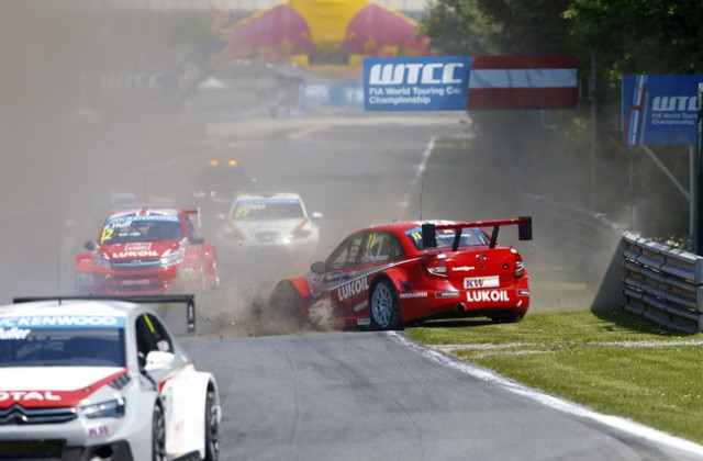 wtcc-2014-salzburgring-incidente-gara-2