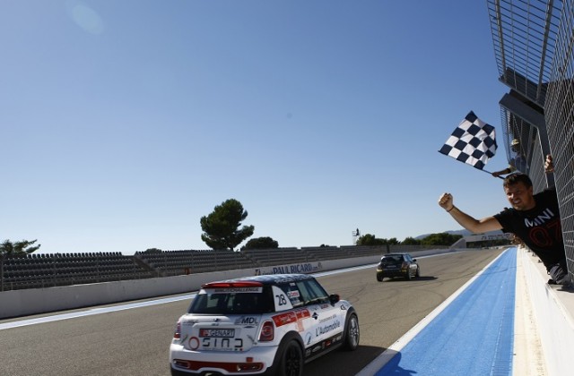 mini-challenge-2014-le-castellet-traguardo-gara-2