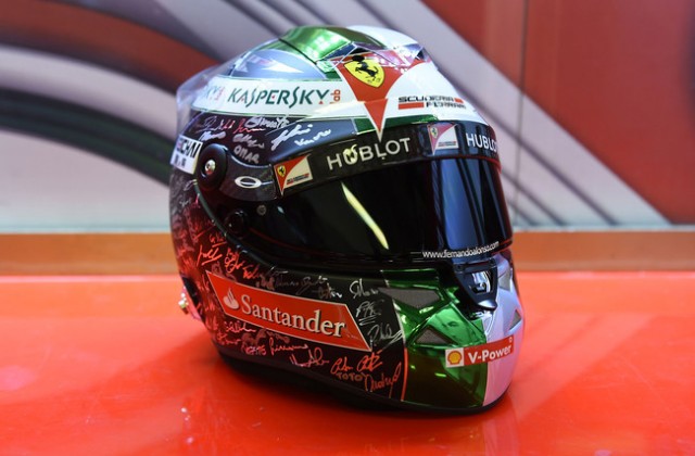 casco-alonso-saluto-ferrari