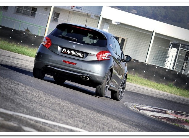 Cover-Story-Peugeot-208-R2-T16