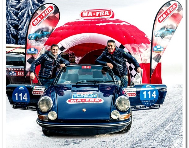 I titolari di MA-FFRA  Marco e Massimiliano Mattioli su Porsche neve