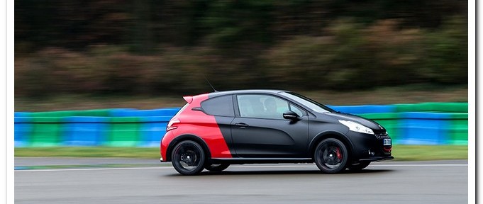 Peugeot-208-GTI-30TH-01