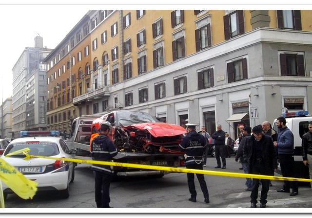 Ferrari-incidente-Roma