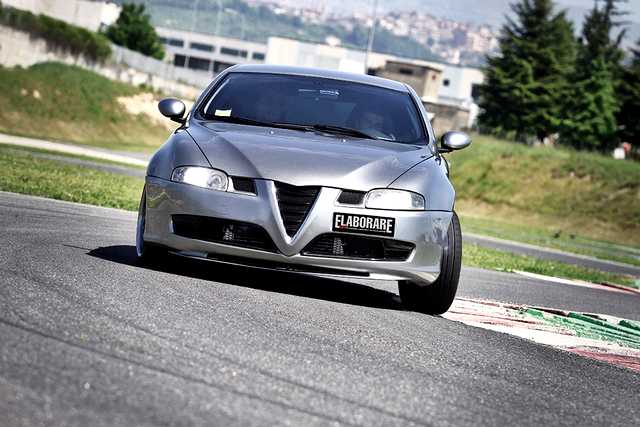 Alfa-Romeo-GT-JTD