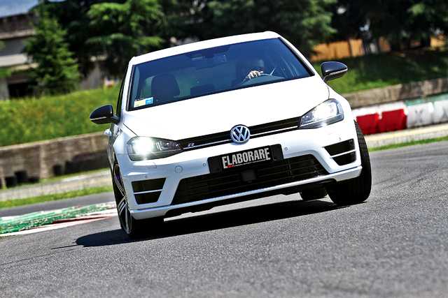 VW-Golf-VII-R