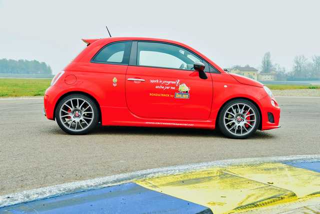 Abarth 695 Tributo Ferrari