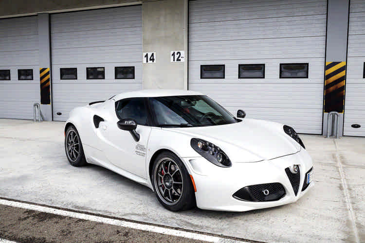 Alfa Romeo 4C by BS Racing