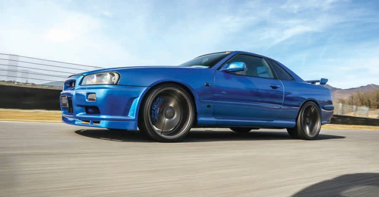 Nissan Skyline GT Turbo R34 con 562 CV elaborata con preparazione Franco Alosa e guida a sinistra