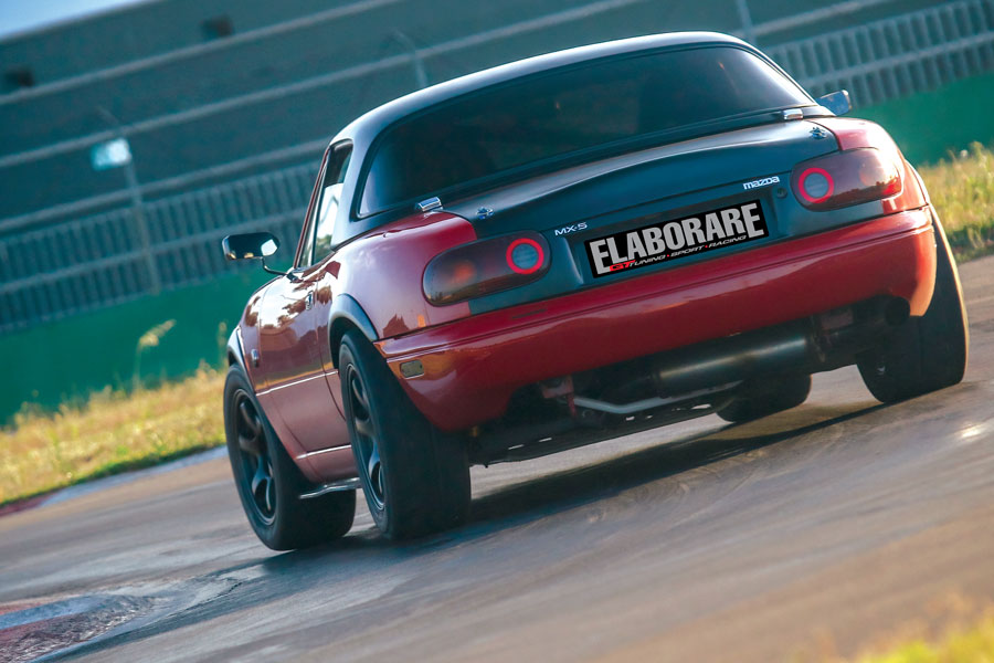 Mazda MX-5 NA elaborata 346 CV con preparazione Autech