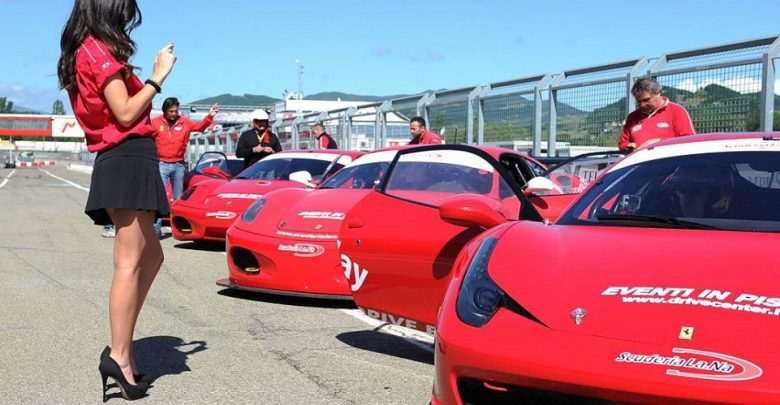 Team Building Aziendale corsi di guida sportiva Ferrari