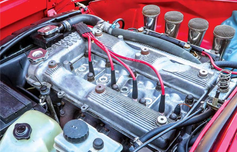 Alfa Romeo Spider Duetto motore 2000 carburatori