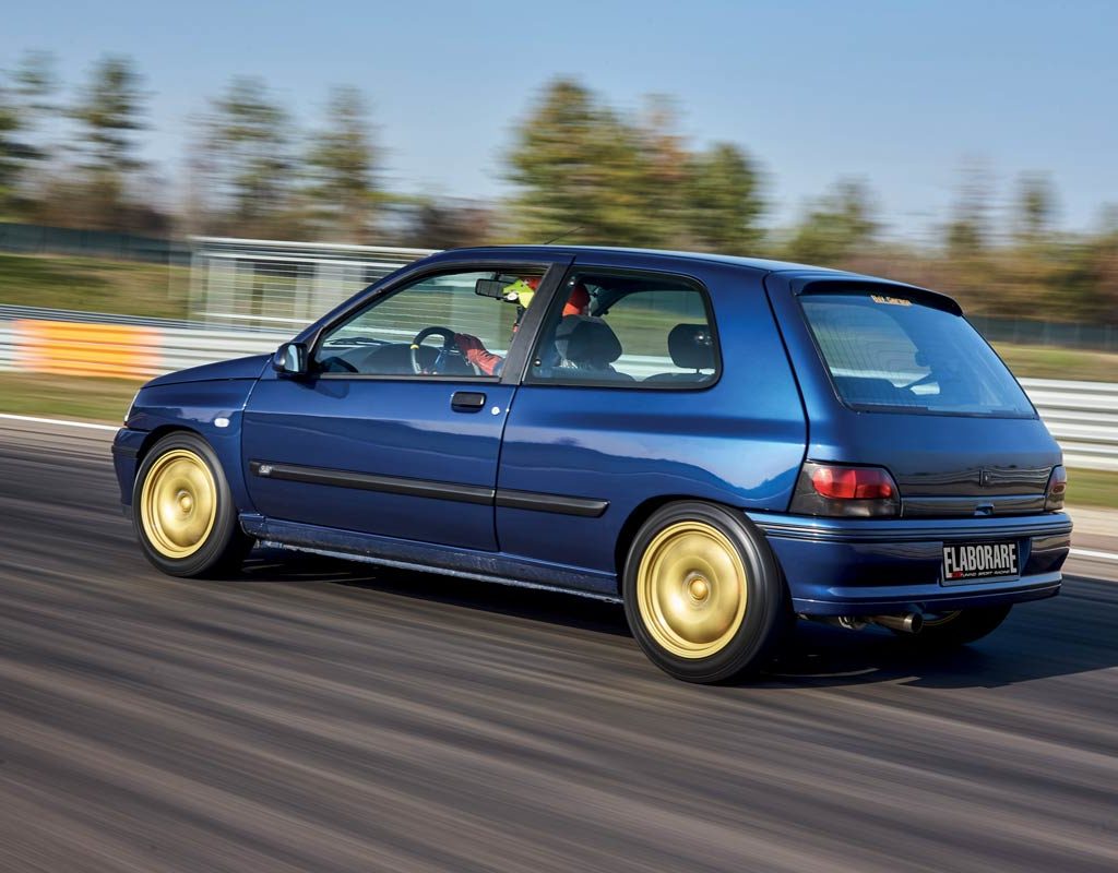 Renault Clio elaborata 261 CV - posteriore