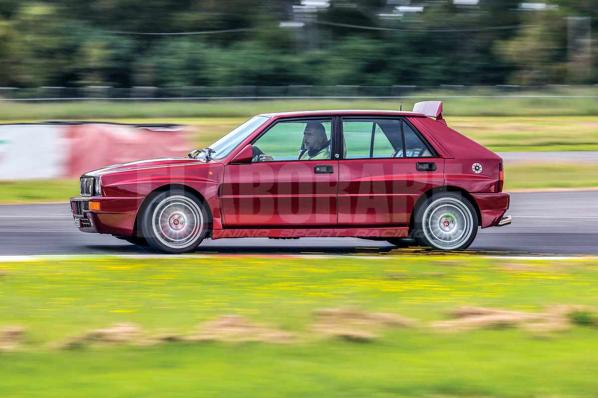 Lancia Delta Integrale Evo in pista.
